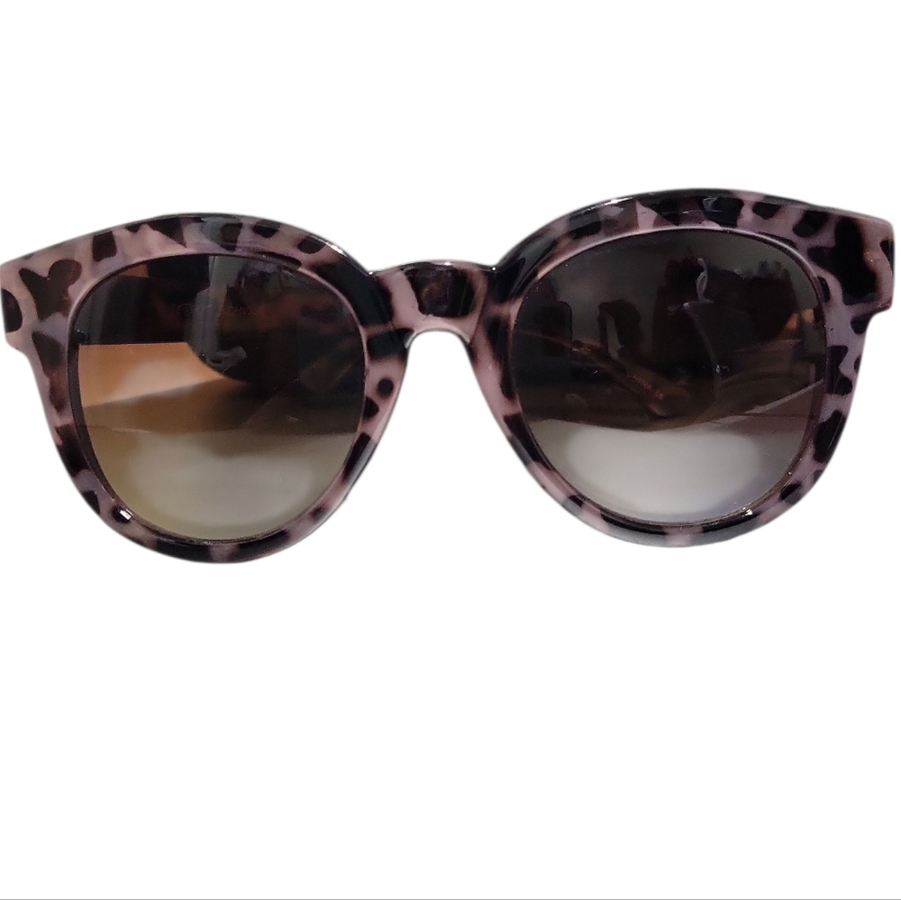 BetseyJohnson Purple Leopard Print Sunglasses With Case
